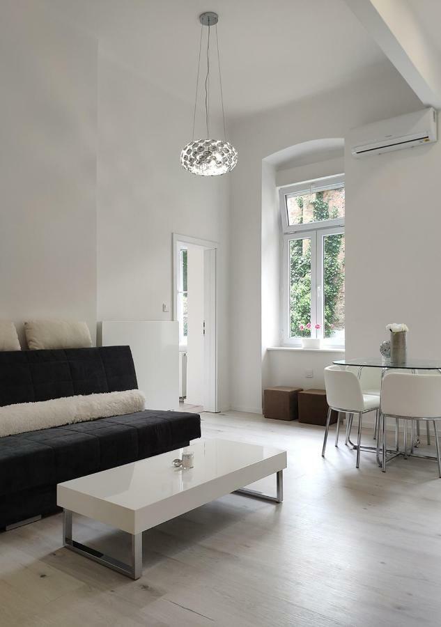 Luxurios And Historic Apartment "Shine" - Right On The Main Square ซาเกร็บ ภายนอก รูปภาพ